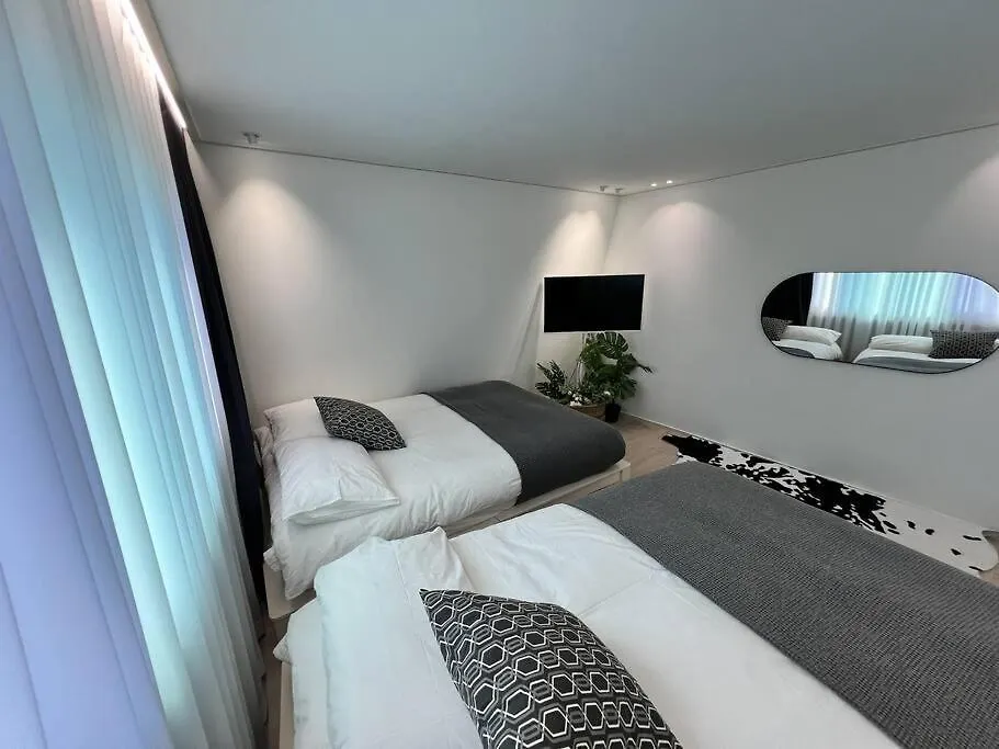 Апартаменты Bibi House In Hongdae Сеул