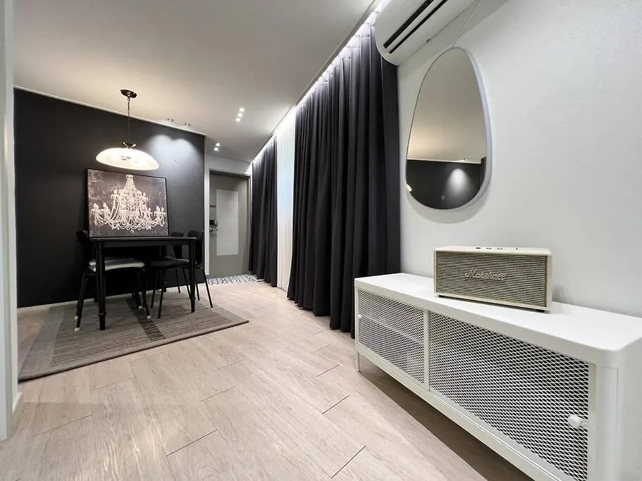 Апартаменты Bibi House In Hongdae Сеул Южная Корея
